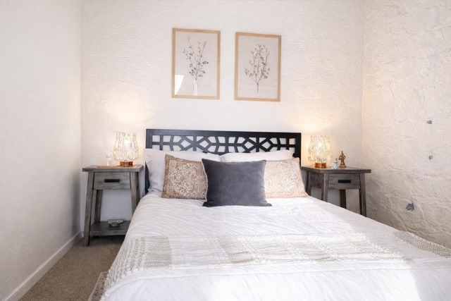 28 Marina Court Dr, San Rafael CA: https://media.crmls.org/mediaz/8fd6a9ba-cdc3-41ac-bd43-48a2725a3572.jpg