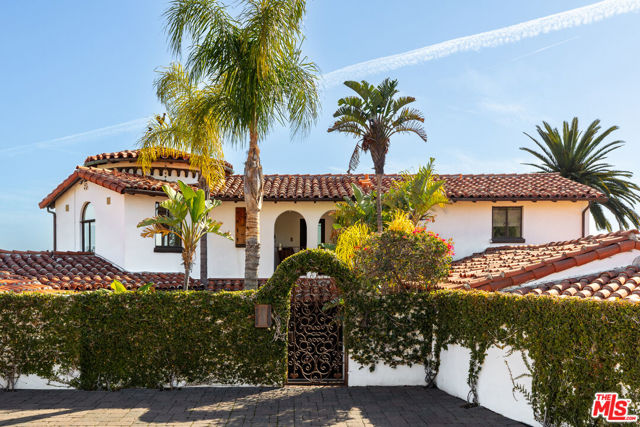 330 Kempton Road, Glendale CA: https://media.crmls.org/mediaz/8fd6c62f-aa81-4d98-88e4-a434593c7d9a.jpg