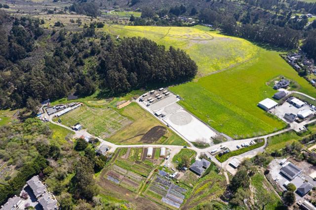 925 Miramontes Street, Half Moon Bay CA: https://media.crmls.org/mediaz/8fd73bcc-c9fe-46be-82c7-d533038367a8.jpg