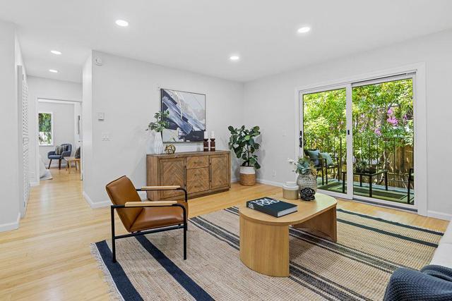 4096 17th Street, San Francisco CA: https://media.crmls.org/mediaz/8fd7eeed-020e-4261-99dd-a1f9e6851774.jpg