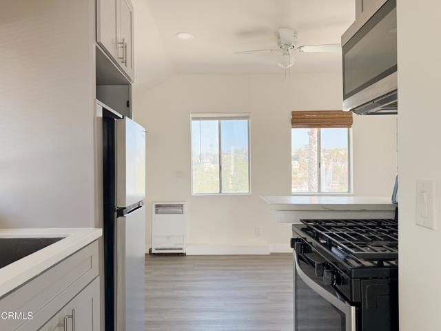 Detail Gallery Image 6 of 13 For 1827 Santa Ynez St #F,  Los Angeles,  CA 90026 - 1 Beds | 1 Baths