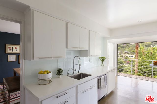 2500 Carman Crest Drive, Los Angeles CA: https://media.crmls.org/mediaz/8fd875aa-540d-42b7-b14c-f68710df3025.jpg