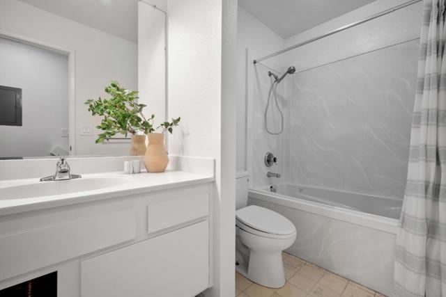 445 Roberts Road, Pacifica CA: https://media.crmls.org/mediaz/8fd88ad9-59cb-49d4-b682-86f50f368ec5.jpg