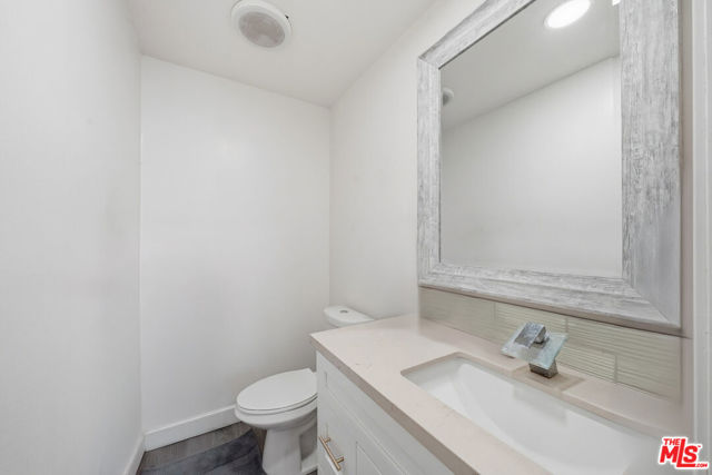 1147 S Westlake Avenue, Los Angeles CA: https://media.crmls.org/mediaz/8fd9034e-b3de-4a41-bfbd-5d5fd5007d93.jpg