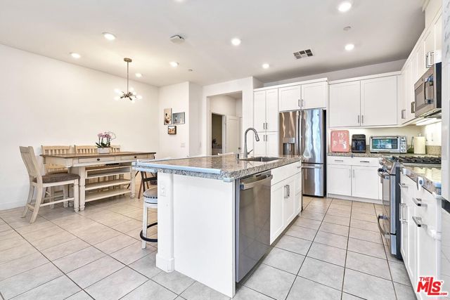 12008 Turnleaf Avenue, Whittier CA: https://media.crmls.org/mediaz/8fd99cee-e9f9-4d37-9cec-f4b0daf81e22.jpg