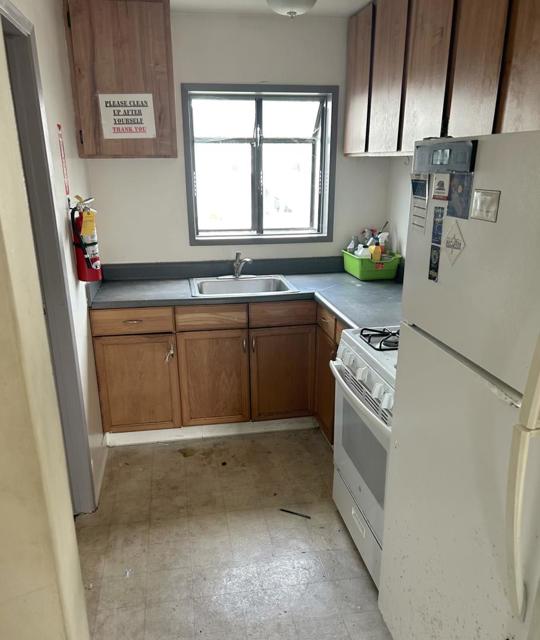 175 Spruce Avenue, South San Francisco CA: https://media.crmls.org/mediaz/8fd9c4f6-5810-49a7-8006-0ea5ccba583f.jpg