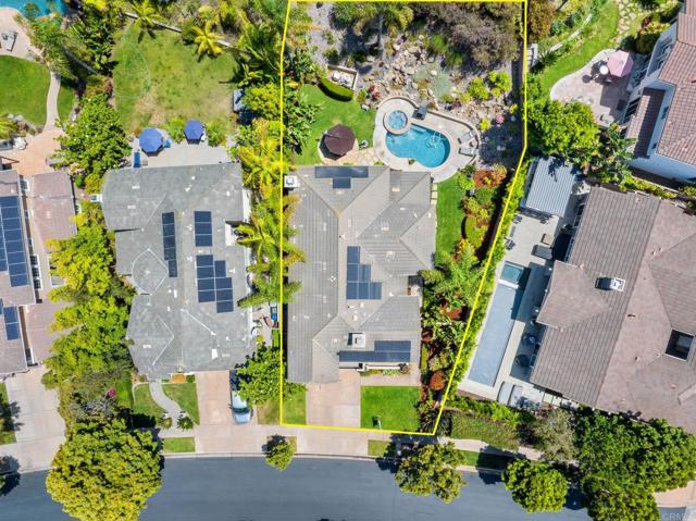 593 Paloma Court, Encinitas CA: https://media.crmls.org/mediaz/8fd9c510-7f75-45d6-8c24-1426c8801bc2.jpg
