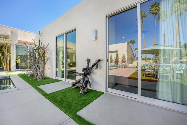 49120 Sunrose Lane, Palm Desert CA: https://media.crmls.org/mediaz/8fdb354c-49ba-489b-a015-a11e87c793eb.jpg