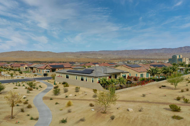 80 Zinfandel, Rancho Mirage CA: https://media.crmls.org/mediaz/8fdbbb0e-a429-4a0e-ba4c-07d4ac544c00.jpg