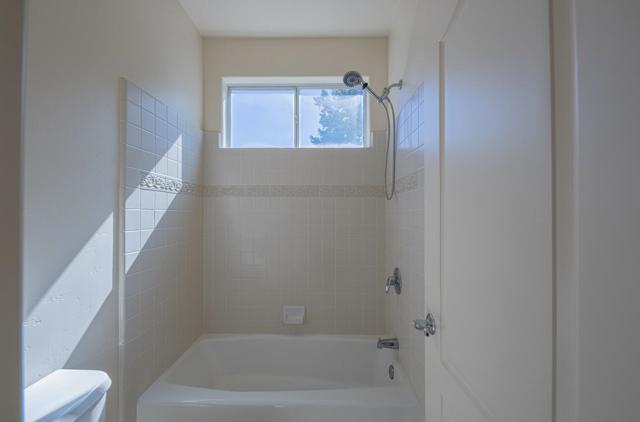 27606 Prestancia Circle, Salinas CA: https://media.crmls.org/mediaz/8fdccd06-eb6b-49b1-ad52-967d881649eb.jpg