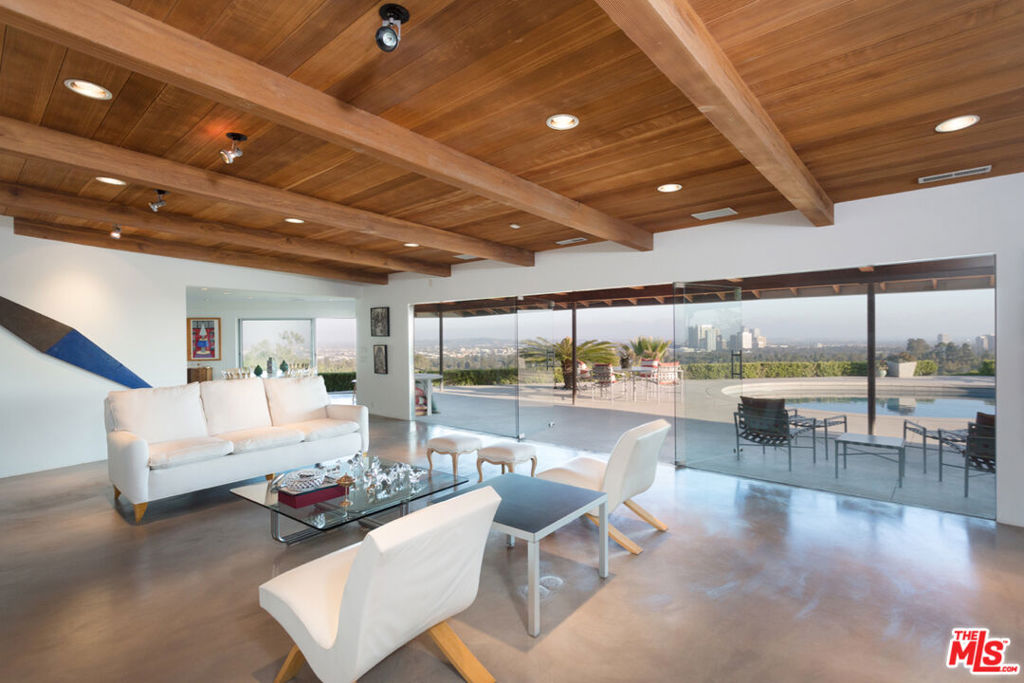 1230 Shadow Hill Way