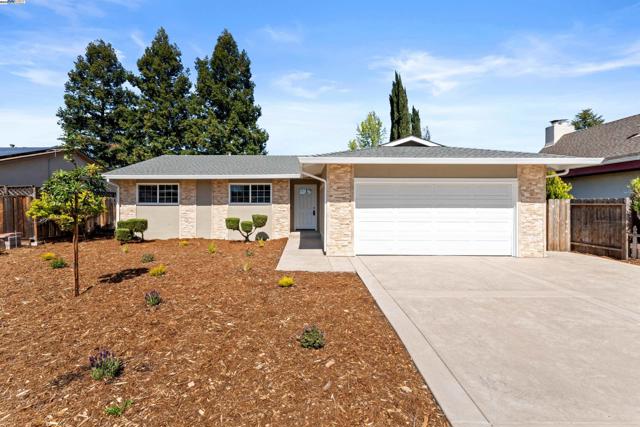 4754 Zinnia Ct., Livermore CA: https://media.crmls.org/mediaz/8fdd80f1-517b-47c7-bde9-e3bc3880e6fc.jpg