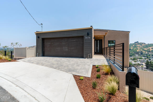 3874 W Point Drive, Los Angeles CA: https://media.crmls.org/mediaz/8fdd9454-e82e-4f68-b3d6-65a9a5f3687c.jpg