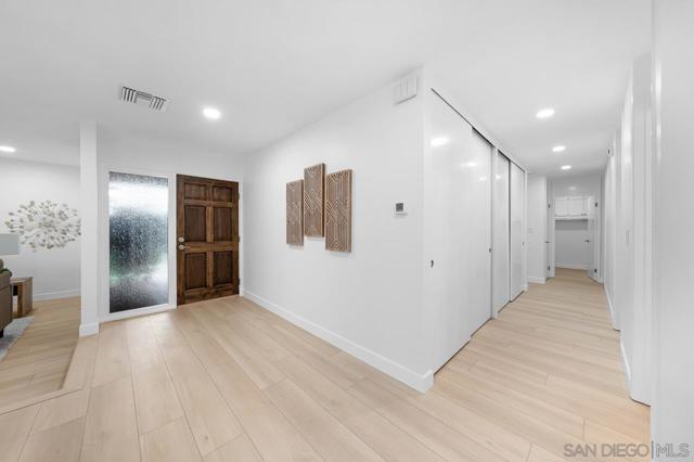 5435 Del Cerro Blvd, San Diego CA: https://media.crmls.org/mediaz/8fdd985b-b50f-4581-88a4-9c47e4617082.jpg