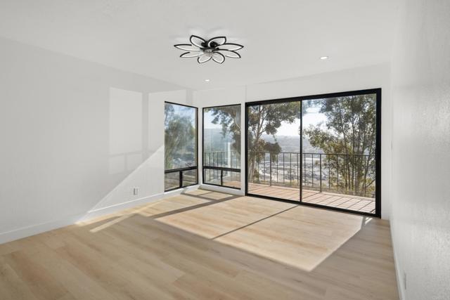 Detail Gallery Image 5 of 28 For 11439 Cascada Way, San Diego,  CA 92124 - 2 Beds | 3 Baths