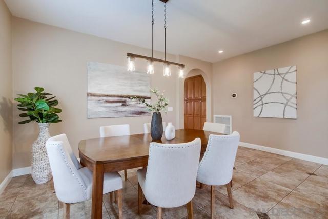 15624 VIA MONTECRISTO, San Diego CA: https://media.crmls.org/mediaz/8fde0da4-72d0-4839-99ff-e344bec1aba5.jpg