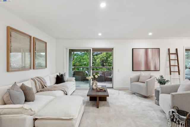 4033 Terra Granada Dr, Walnut Creek CA: https://media.crmls.org/mediaz/8fded97c-feac-47ec-97ae-1d5939006a23.jpg