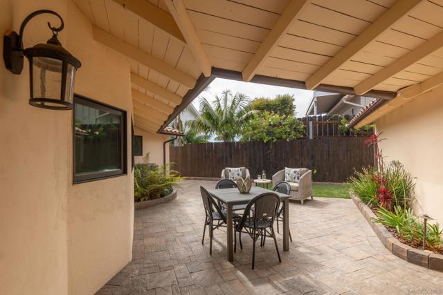 5602 Ladybird Lane, La Jolla CA: https://media.crmls.org/mediaz/8fdf18ae-83d8-43da-a51c-d1f8d9b25abd.jpg