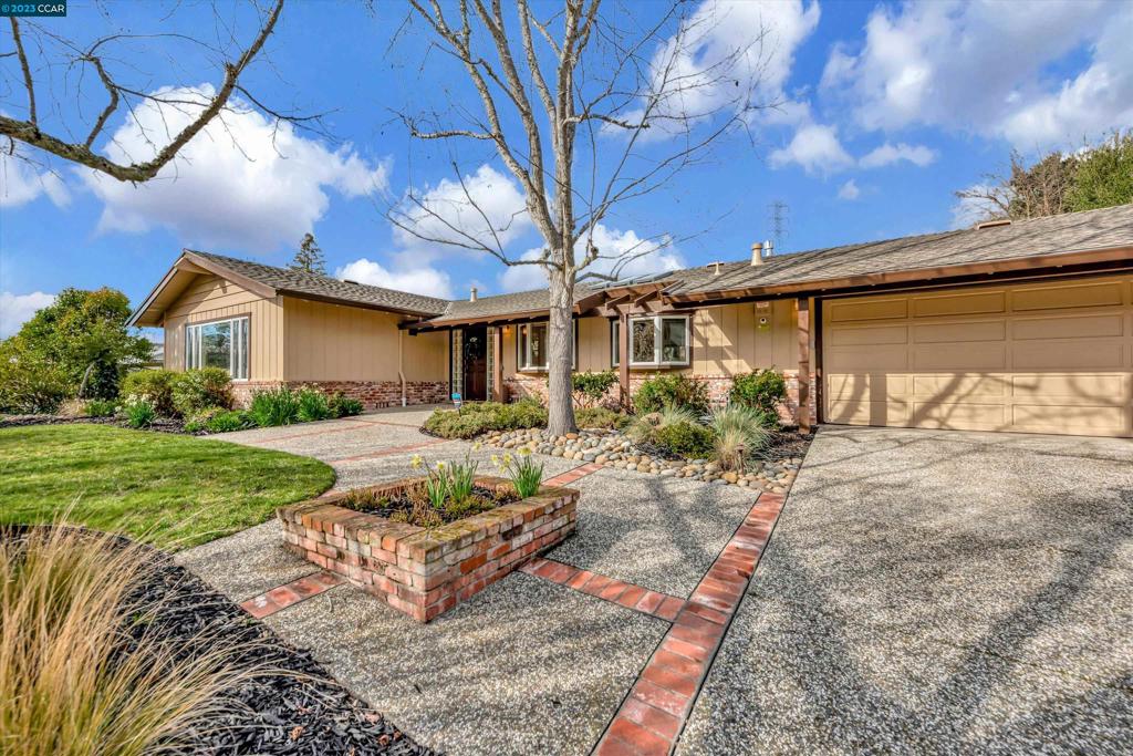 1151 Sanders Dr