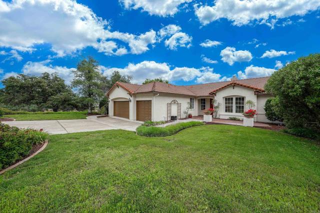 Detail Gallery Image 4 of 49 For 23425 Mountain Peak Rd, Ramona,  CA 92065 - 3 Beds | 2 Baths
