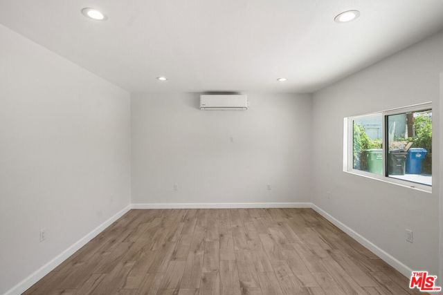 2231 1/2 Laverna Avenue, Los Angeles CA: https://media.crmls.org/mediaz/8fe0183f-305f-4d03-aab6-2e35a95e8820.jpg