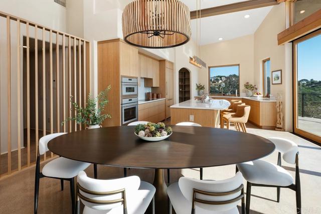 10027 Tall Oak Drive, Escondido CA: https://media.crmls.org/mediaz/8fe0353e-5e7e-4c76-8233-c3e9142633b2.jpg