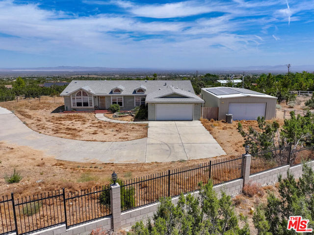 9145 Silver Rock Road, Pinon Hills, California 92372, 3 Bedrooms Bedrooms, ,2 BathroomsBathrooms,Single Family Residence,For Sale,Silver Rock,24426531