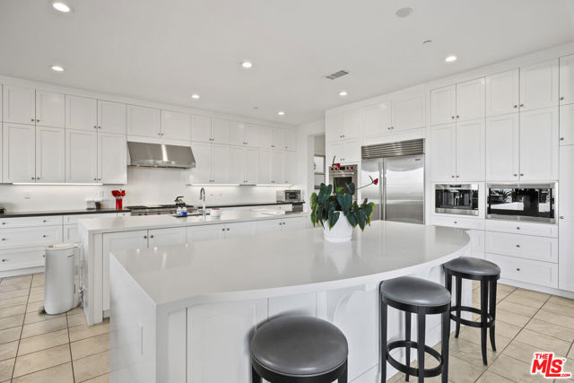 20162 W Cromwell Way, Porter Ranch CA: https://media.crmls.org/mediaz/8fe0bf8f-0269-4b3c-bb62-48b1ad8374f9.jpg