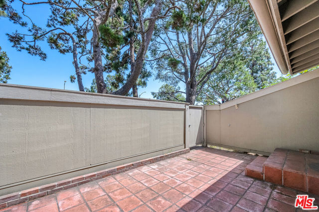 13135 Mindanao Way, Marina del Rey CA: https://media.crmls.org/mediaz/8fe0ec6a-2729-458a-ac43-b227dc89205c.jpg