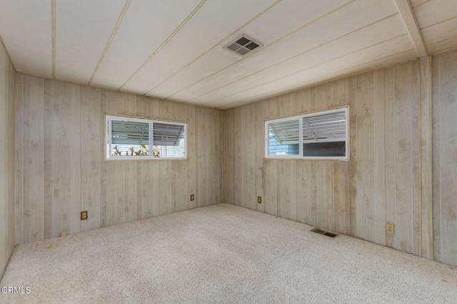250 E Telegraph Road, Fillmore CA: https://media.crmls.org/mediaz/8fe1278e-1e19-4408-928c-7754cf6575f2.jpg
