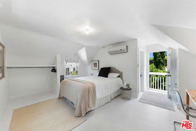 10736 Le Conte Avenue, Los Angeles CA: https://media.crmls.org/mediaz/8fe16117-15e9-495f-abf4-54f5f6dd2d1a.jpg