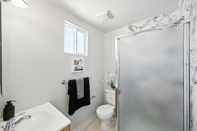 15740 Via Sonata, San Lorenzo CA: https://media.crmls.org/mediaz/8fe1b812-bdb9-41dd-95d6-aff0d30a1a1c.jpg
