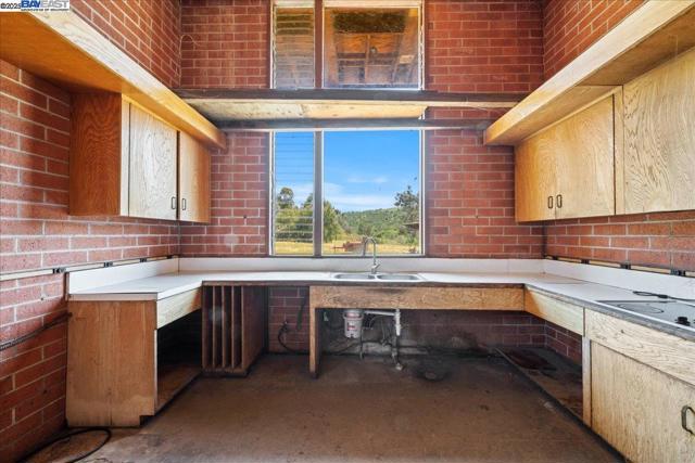 6400 Mines Rd, Livermore CA: https://media.crmls.org/mediaz/8fe23cef-579d-4d33-98bf-52fb41922fc2.jpg