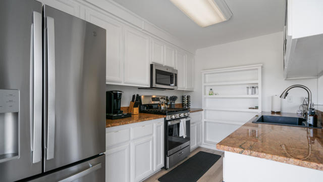 6946 Lennox Avenue, Yucca Valley CA: https://media.crmls.org/mediaz/8fe266a6-f237-447e-836d-802cfbdd1400.jpg