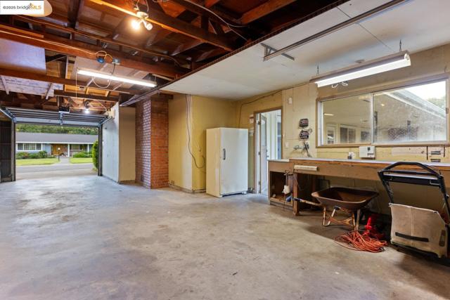 5235 Adelaide WAY, Carmichael CA: https://media.crmls.org/mediaz/8fe28307-f8c7-4196-b6a0-1d12d17e0e09.jpg