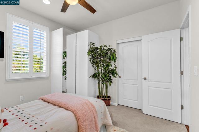 6983 Alamo Creek Trl, Dublin CA: https://media.crmls.org/mediaz/8fe2e58a-0ba1-4f5b-be97-079849313150.jpg