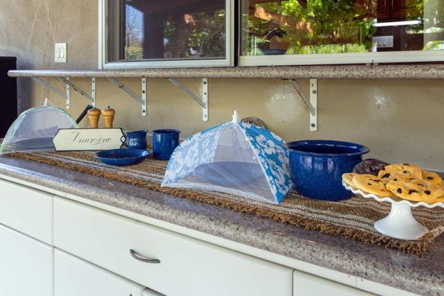 79547958 Lovers Lane, Hollister CA: https://media.crmls.org/mediaz/8fe35465-2f52-4851-9d57-c79db2d5cb56.jpg