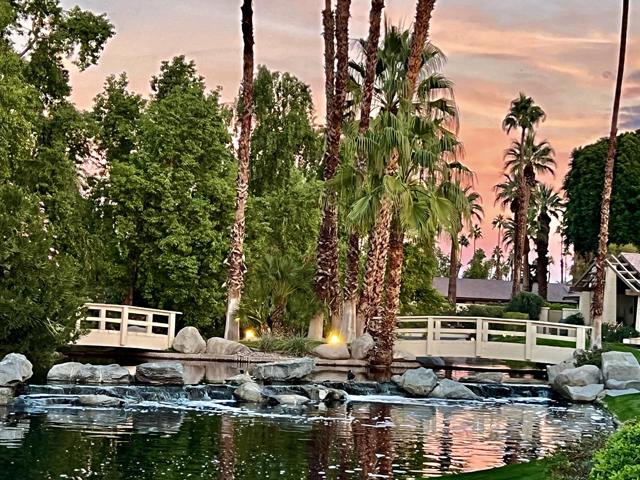 220 Green Mountain Drive, Palm Desert CA: https://media.crmls.org/mediaz/8fe4a3ab-de5d-4cbe-950a-746c6c617c0a.jpg