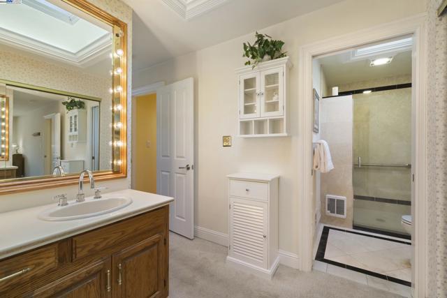 5145 Springdale Ave, Pleasanton CA: https://media.crmls.org/mediaz/8fe4cd07-1cb8-4b4a-8ac9-4c07c456398e.jpg