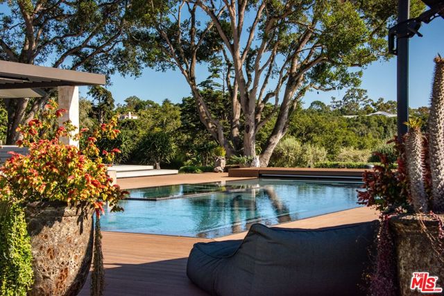 4610 Via Vistosa, Santa Barbara CA: https://media.crmls.org/mediaz/8fe4eec3-6f51-47de-b967-f11253b86e3d.jpg