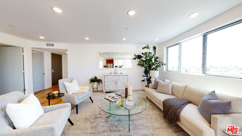 1143 Glenville Drive #303