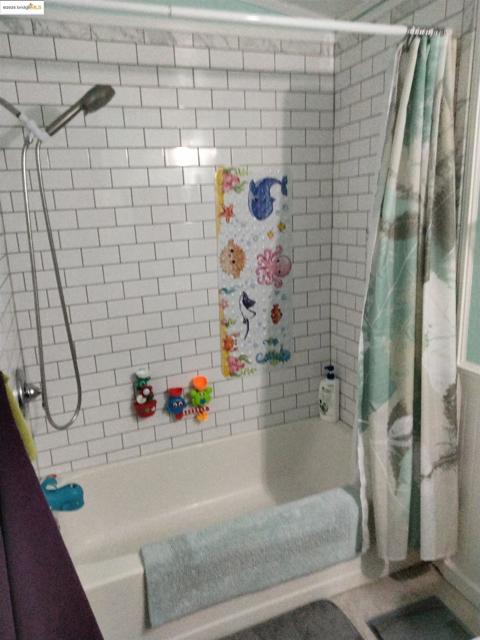 216 Orangevale, Pittsburg CA: https://media.crmls.org/mediaz/8fe56fe3-a5d8-410f-aa86-06ba3ae85bef.jpg