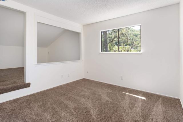 5644 ALHAMBRA HILLS CT, Martinez CA: https://media.crmls.org/mediaz/8fe5a2d6-a28d-4171-a4c9-bdbff93e9435.jpg