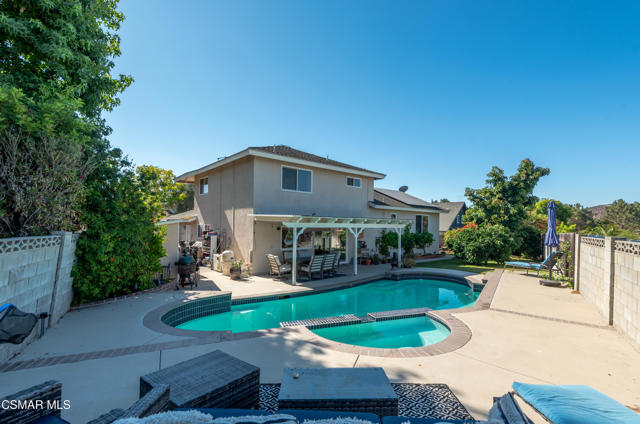 363 Larcom Street, Thousand Oaks CA: https://media.crmls.org/mediaz/8fe5ab6e-3e1a-4d52-9672-345c02c28ae1.jpg