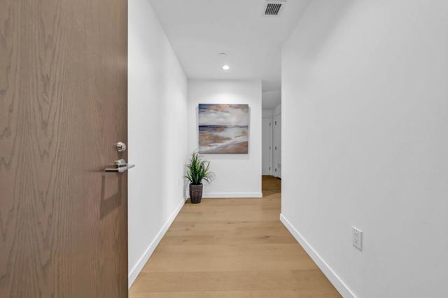 1000 3rd Street, San Francisco CA: https://media.crmls.org/mediaz/8fe5c27f-c4b2-45cc-a357-c2b21b587f38.jpg