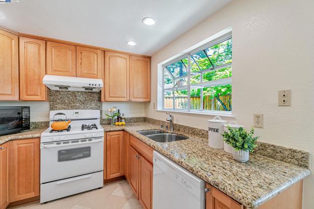 Image 13 of 58 For 42210 Live Oak Cir