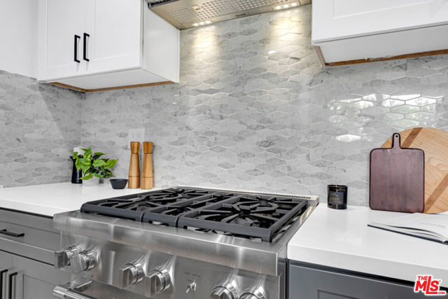 418 N Bowling Green Way, Los Angeles CA: https://media.crmls.org/mediaz/8fe76aa8-332d-4f54-a11f-7bb931acdbb3.jpg