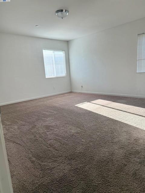 105 Harp Ct, Merced CA: https://media.crmls.org/mediaz/8fe78b53-2fce-49f2-9f54-8776e284b528.jpg
