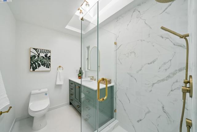 35 San Joaquin Pl, Novato CA: https://media.crmls.org/mediaz/8fe81479-fb80-448e-af2c-8a9b4a1d2d69.jpg
