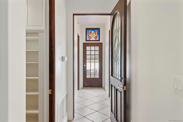 15718 Circo Diegueno, Rancho Santa Fe CA: https://media.crmls.org/mediaz/8fe87ae0-a1d6-4920-a529-951f15b3376f.jpg